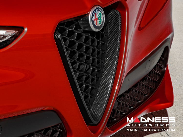 Alfa Romeo Giulia Front V Shield Grill Frame - Carbon Fiber - Feroce Carbon